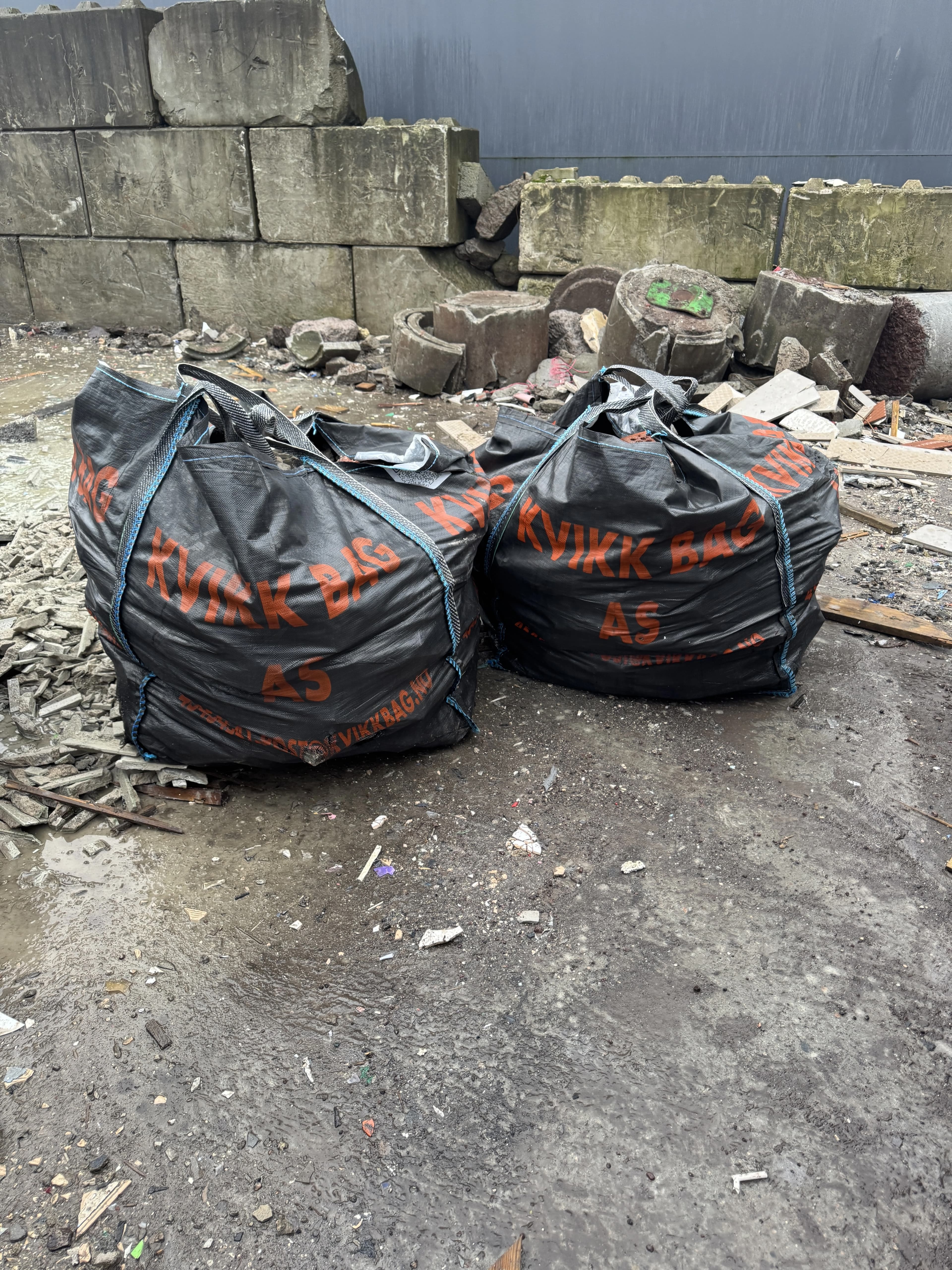 Sortert bygge og riveavfall fra KvikkBag avfallssekker leveres til gjenvinning i Sandefjord. Vi tilbyr big bags og avfallssekker for miljøvennlig avfallshåndtering
